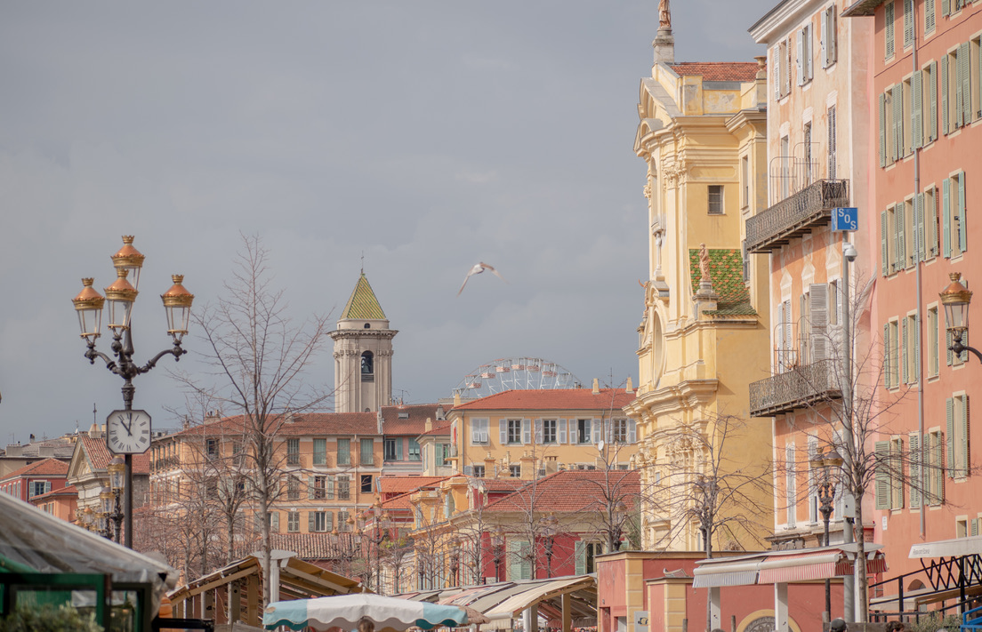 Nice · Vieille ville pastel